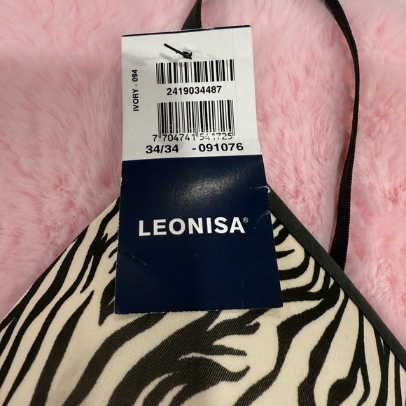 Leonisa Plunge Wireless Bras for Women - Seamless No Underwire
Triangle Bra - Picture 11 of 13